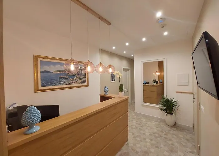 Mistral Luxury