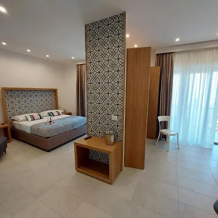 Mistral Luxury Konukevi 4*