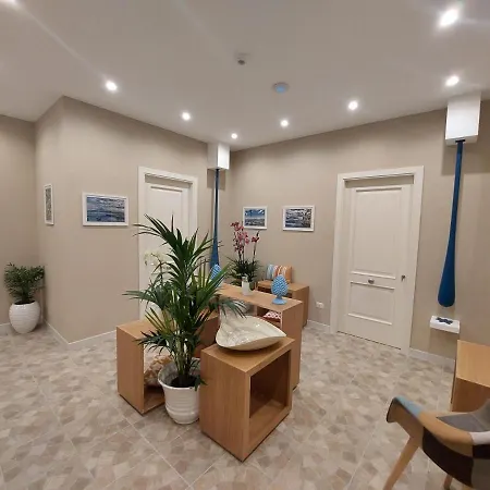 Mistral Luxury Πανσιόν